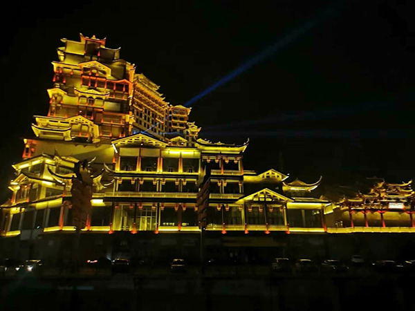 2. 善于運(yùn)用各種溝通渠道